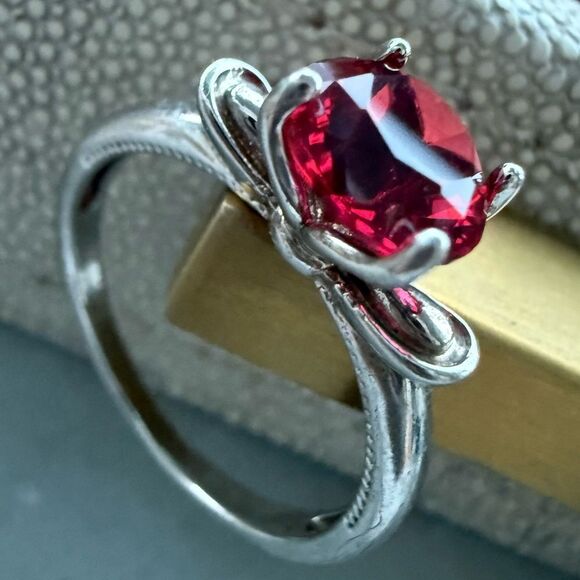 Silver Tone Statement Ring with Large Red Faceted Stone – Size 10 - Picture 15 of 17
